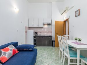 23758476-Ferienwohnung-2-Pula (Istarska)-300x225-4