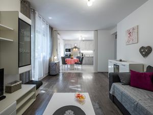 23767417-Ferienwohnung-4-Pula (Istarska)-300x225-2