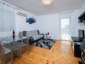 24000808-Ferienwohnung-5-Pula (Istarska)-300x225-3