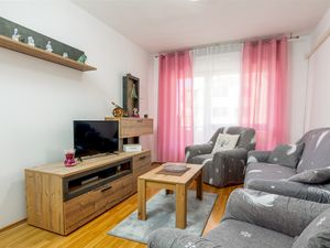 23385581-Ferienwohnung-4-Pula (Istarska)-300x225-1