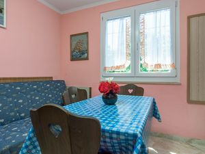 23932368-Ferienwohnung-3-Pula (Istarska)-300x225-1