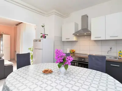 Ferienwohnung für 5 Personen (100 m²) in Pula (Istarska) 1/10