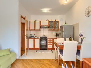 23890222-Ferienwohnung-3-Pula (Istarska)-300x225-5