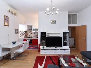 24036440-Ferienwohnung-4-Pula (Istarska)-300x225-3