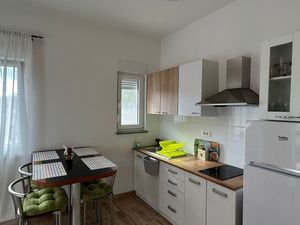 23923727-Ferienwohnung-4-Pula (Istarska)-300x225-5