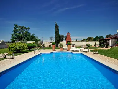 PoolOfHouse