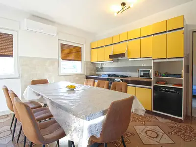 Ferienwohnung für 8 Personen (130 m²) in Pula (Istarska) 1/10