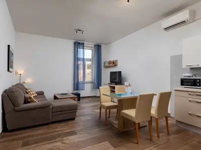 Ferienwohnung für 4 Personen (60 m²) in Pula (Istarska) 2/10