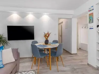 DiningRoom