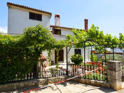 Ferienwohnung für 8 Personen (200 m²) in Štinjan 1/10