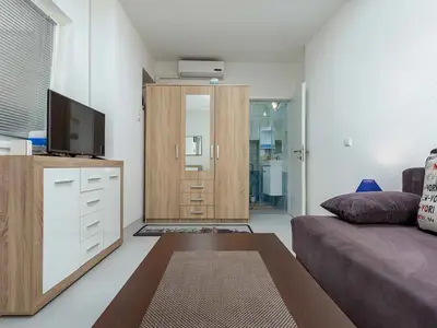 Ferienwohnung für 3 Personen (22 m²) in Pula (Istarska) 1/10
