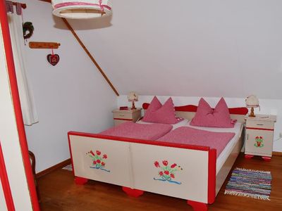 Schlafzimmer mit Doppelbett