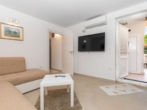 23516844-Ferienwohnung-4-Punat-300x225-2