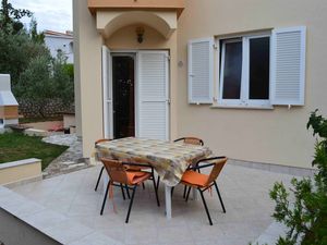 21701611-Ferienwohnung-4-Punat-300x225-0