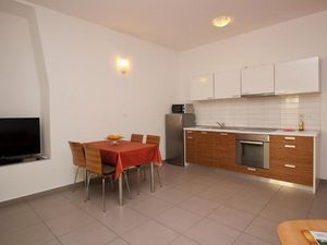 23672764-Ferienwohnung-3-Punat-300x225-5