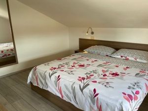 21759597-Ferienwohnung-6-Punat-300x225-0