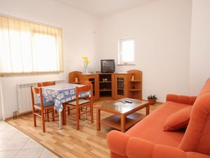 23928445-Ferienwohnung-6-Punat-300x225-1