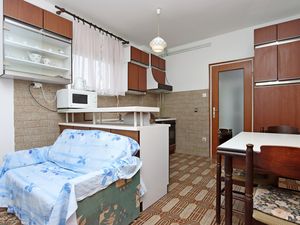 23928490-Ferienwohnung-5-Punat-300x225-5