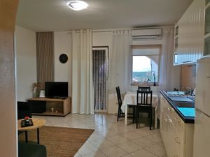 23928463-Ferienwohnung-3-Punat-300x225-3