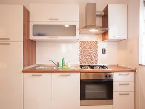 23932872-Ferienwohnung-4-Punat-300x225-5