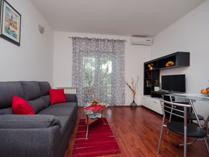 23942462-Ferienwohnung-4-Punat-300x225-2