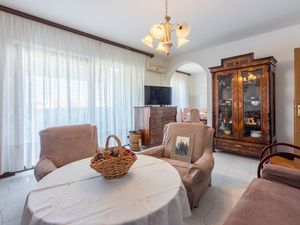 23942480-Ferienwohnung-7-Punat-300x225-3