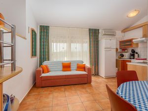 23730342-Ferienwohnung-5-Punat-300x225-3