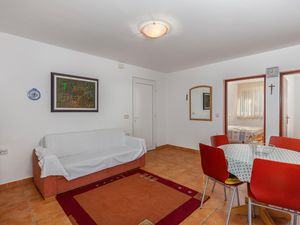 23724894-Ferienwohnung-5-Punat-300x225-3