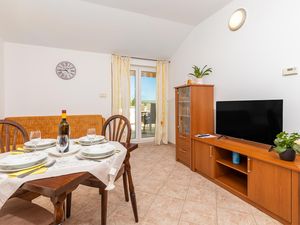 23751647-Ferienwohnung-5-Punat-300x225-2