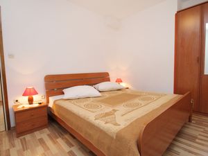 18791422-Ferienwohnung-6-Punat-300x225-5