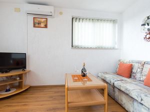 19128557-Ferienwohnung-4-Punat-300x225-1