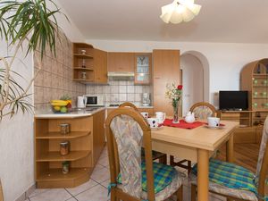 19126178-Ferienwohnung-5-Punat-300x225-2