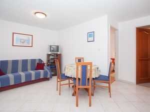 22157945-Ferienwohnung-4-Punat-300x225-2