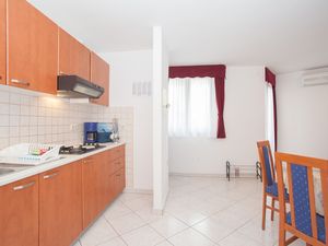 22157945-Ferienwohnung-4-Punat-300x225-3