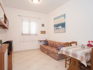 22158117-Ferienwohnung-4-Punat-300x225-1