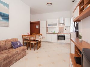 22158117-Ferienwohnung-4-Punat-300x225-2