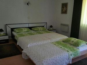 23675129-Ferienwohnung-3-Punat-300x225-5