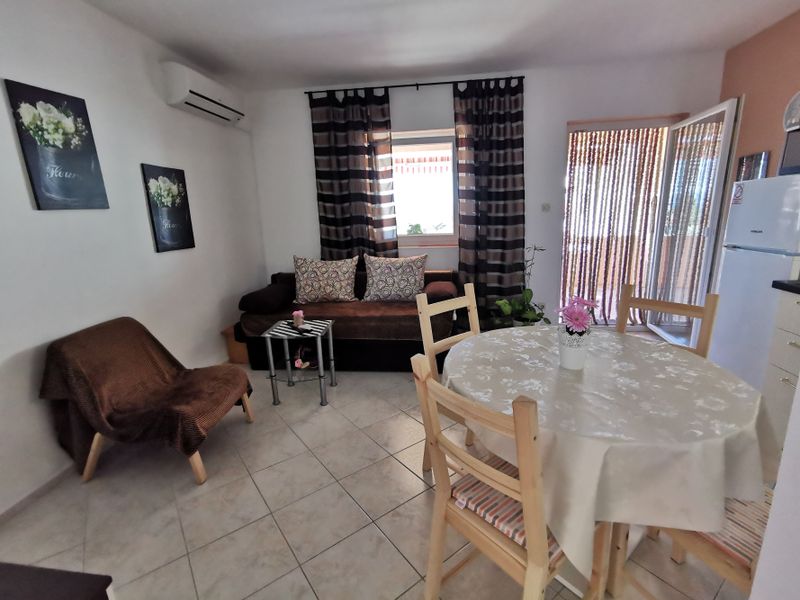 23928464-Ferienwohnung-3-Punat-800x600-2