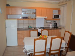 23932450-Ferienwohnung-4-Punat-300x225-4