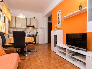 23932871-Ferienwohnung-4-Punat-300x225-2