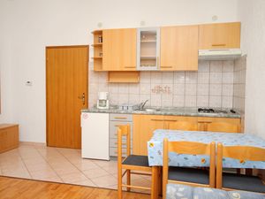 23928447-Ferienwohnung-6-Punat-300x225-4