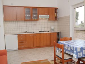 23928445-Ferienwohnung-6-Punat-300x225-4