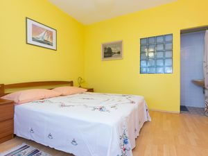 23931886-Ferienwohnung-6-Punat-300x225-5