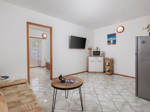 21727553-Ferienwohnung-4-Punat-300x225-3