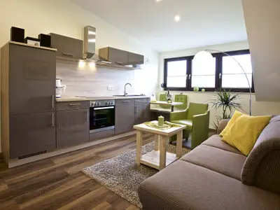 Fewo Marienburg: Wohnraum mit Küche