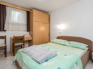 23725585-Ferienwohnung-3-Punta Kriza-300x225-5