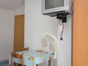 18322343-Ferienwohnung-2-Punta Kriza-300x225-1