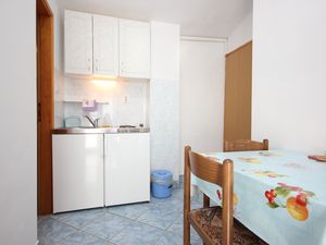 18322343-Ferienwohnung-2-Punta Kriza-300x225-2