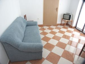 18322741-Ferienwohnung-3-Punta Kriza-300x225-1