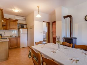 18559897-Ferienwohnung-5-Punta Kriza-300x225-3